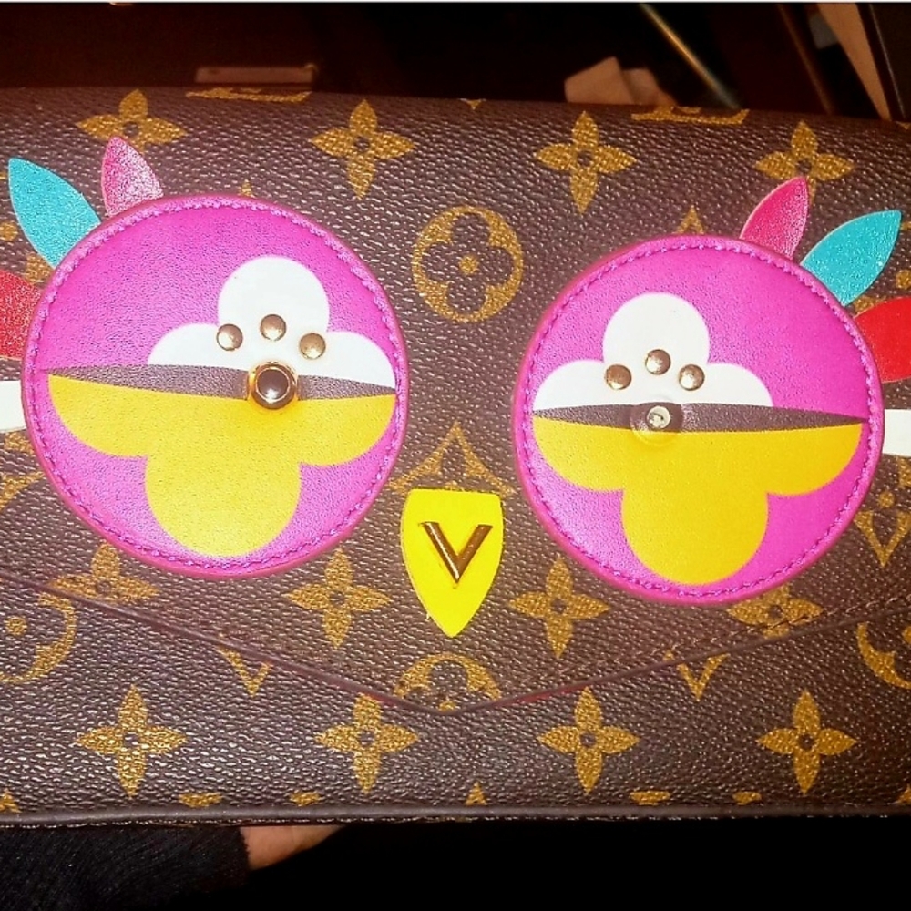 LOUIS VUITTON Monogram Lovely Birds Pochette Felicie Chain Wallet.